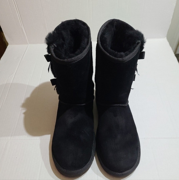 Black koolaburra ugg boots size 10. - Picture 3 of 12